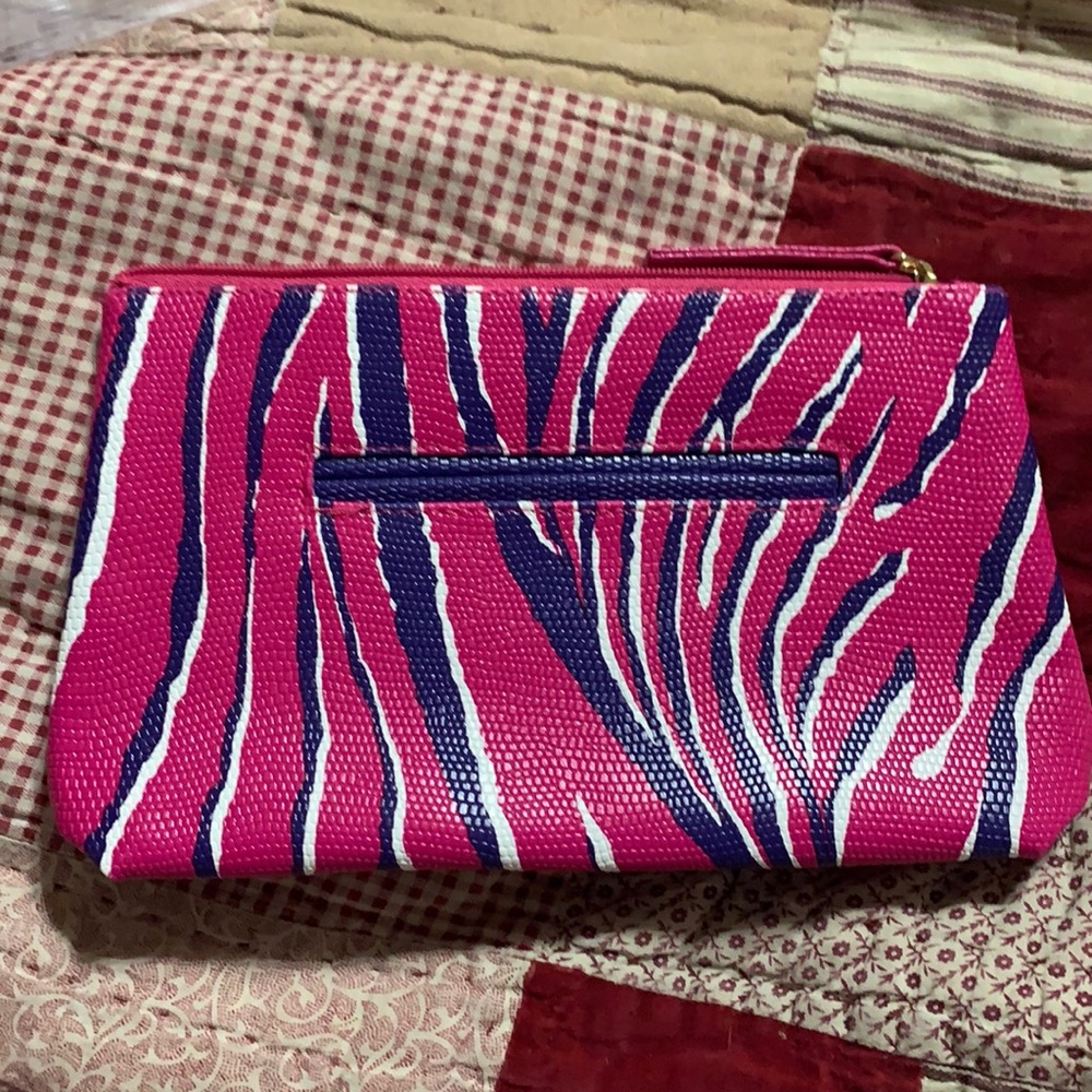 4 for $20 Ester Lauder feau leather makeup bag